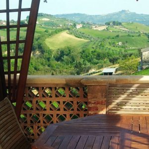 The green rolling hills at Villa Bussola - Le Marche