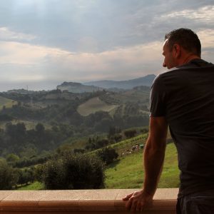 Open the windows and enjoy the view at Villa Bussola - Le Marche