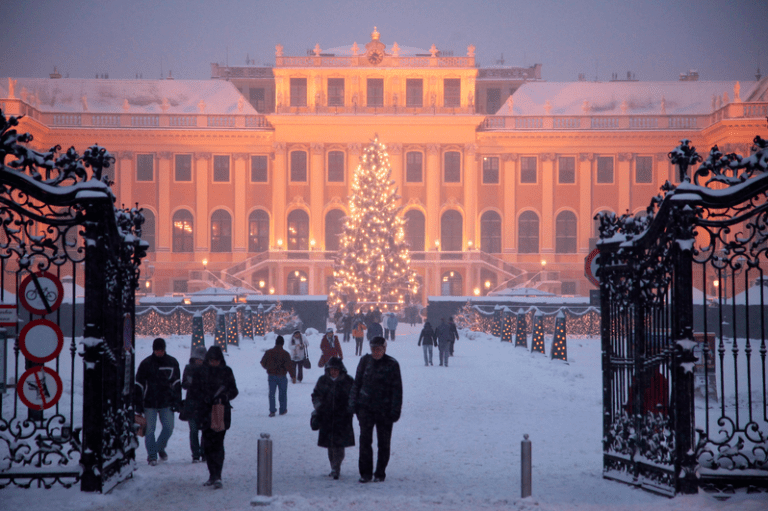 kerstmarkt schonbrunn  768x511