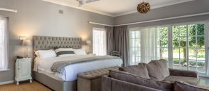 3 ExecutiveSuite No.1 wholeroom 1 e1615545910343 300x131