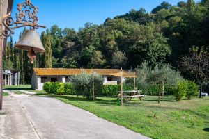 stallen en tuin 300x200