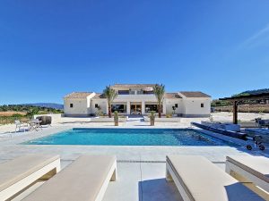 La Zarza Casa Rural buitenkant 300x225