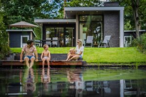 Genieten op terras 300x200